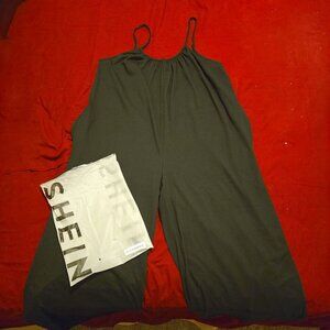 🆕NWT SHEIN LUNE Plus Solid Slant Pocket Cami Jumpsuit